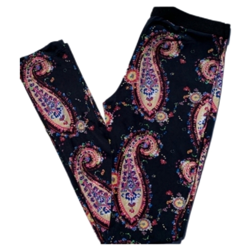 -- BEBE Black and Pink Leggings with Paisley Print Women's Size Small Petite